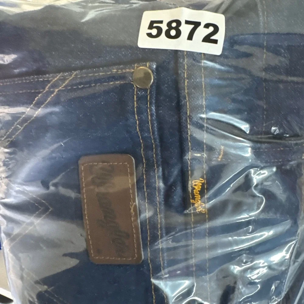 Wrangler 47MWZ Dark Wash Denim Jeans Mens 42x31 Classic Workwear‎ Fit